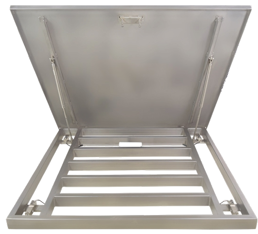 WPL M5 Series marine platform scale with stainless steel platform and wall-mounted indicator